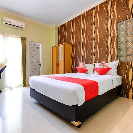 Oyo 338 Guest House Omah Manahan Syariah Solo Zewnętrze zdjęcie