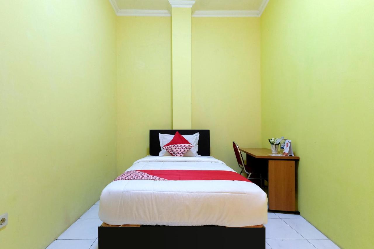 Oyo 338 Guest House Omah Manahan Syariah Solo Zewnętrze zdjęcie