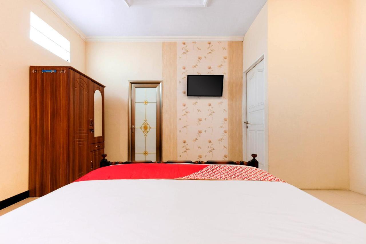 Oyo 338 Guest House Omah Manahan Syariah Solo Zewnętrze zdjęcie